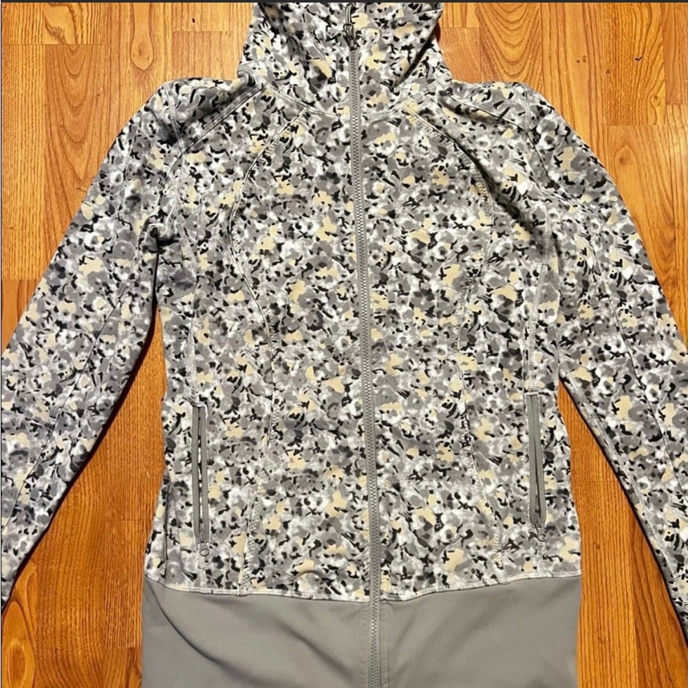 Women’s Lululemon Asana Jacket Size 10